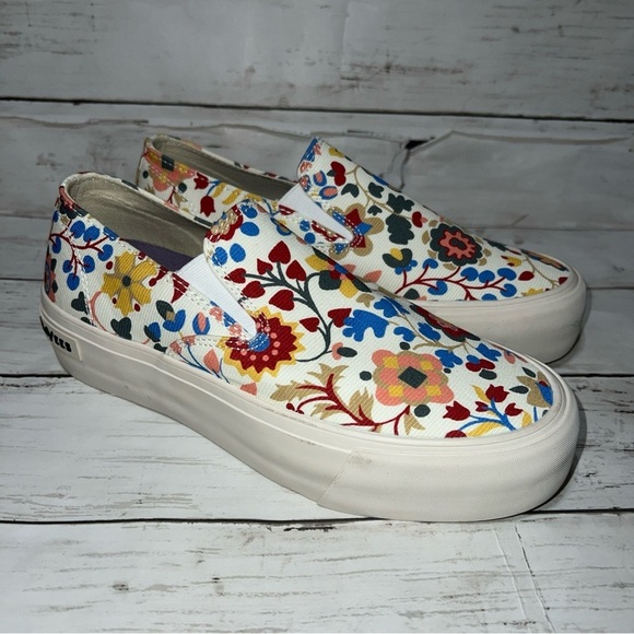 SeaVees Shoes - SeaVees Floral Baja Platform Lucy Rose Liberty slip-on Sneakers 6.5 NWOT RARE